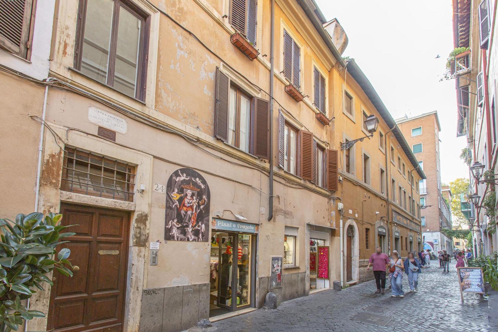 Happy Trastevere In Rome Exterior photo