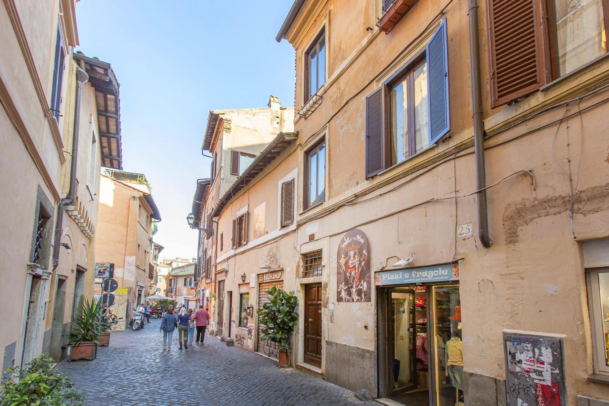 Happy Trastevere In Rome Exterior photo